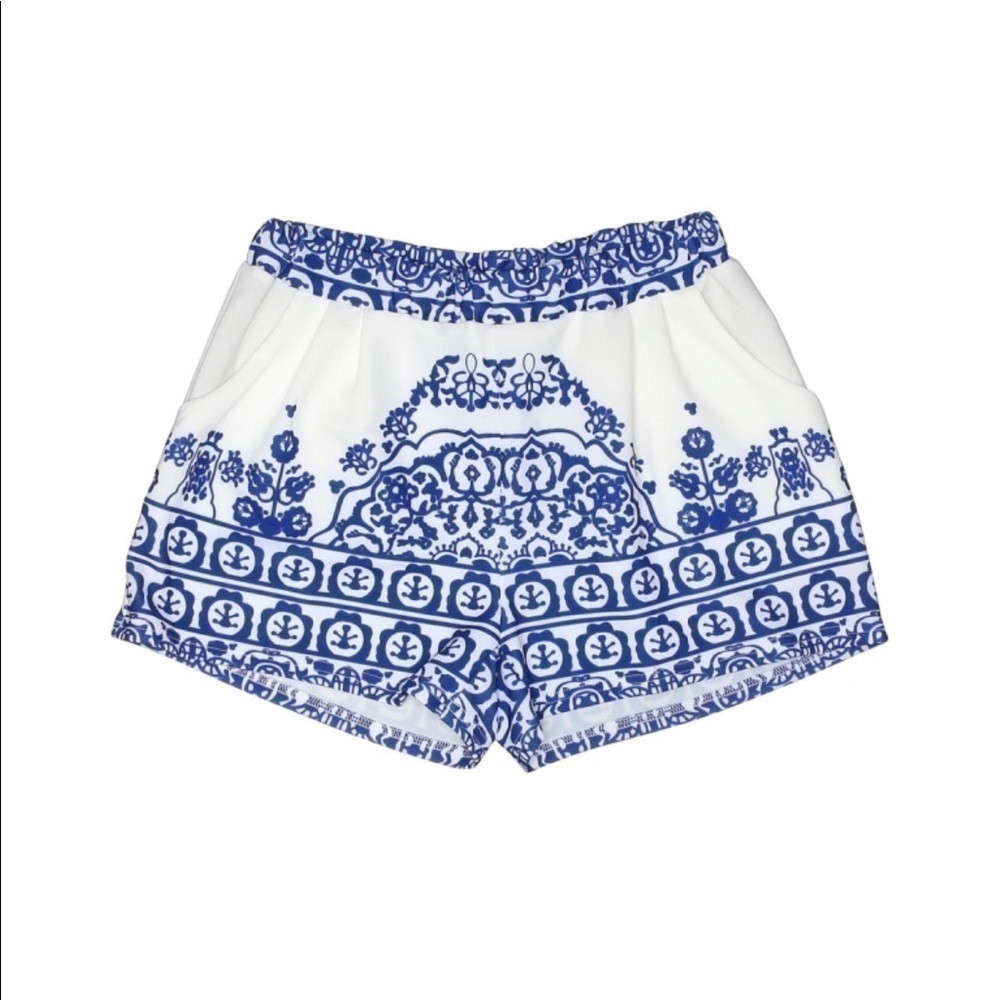 𝅺NWT high rise shorts